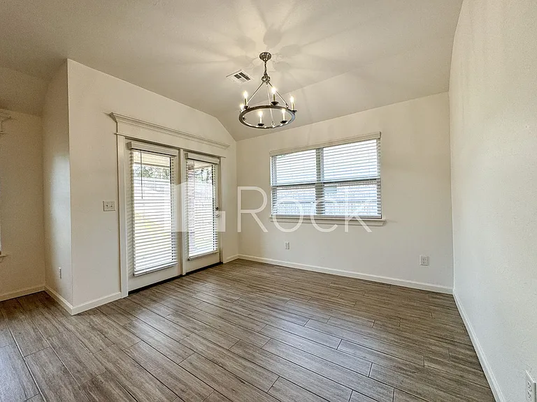 1113 Magnolia Dr — Photo 32
