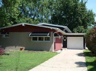 7147 Meadow Ln, Hammond, IN 46324