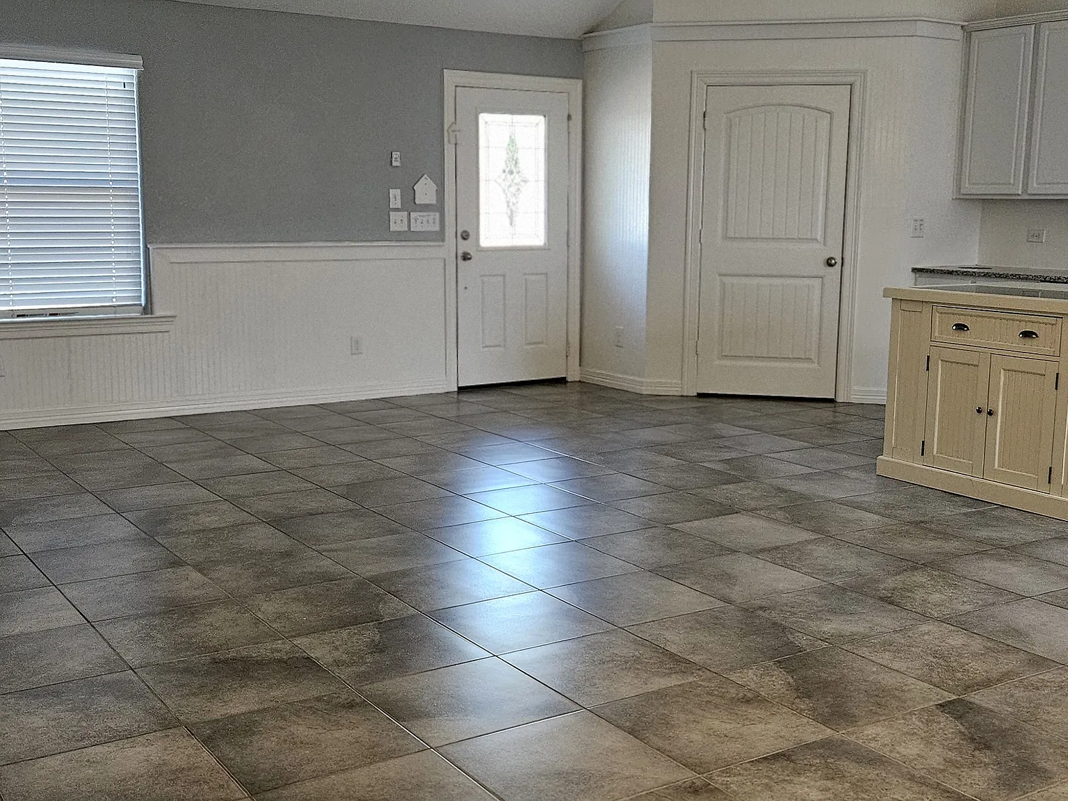 1 bed, 1288 sqft, $1,640 — Photo 2