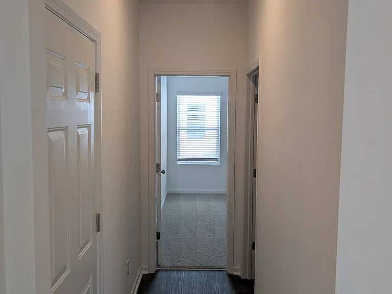 437 Gentle Bend Cv — Photo 9