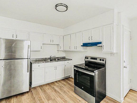 3rd image of 7404 Bellefontaine Ave