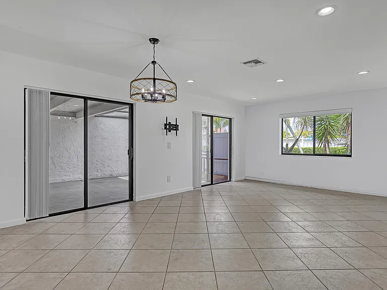 14735 Wildflower Ln — Photo 9