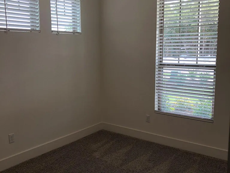 2313 Upchurch St — Photo 5
