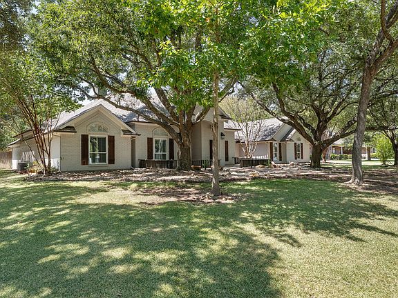 2nd image of 367 Elm Grove Cir