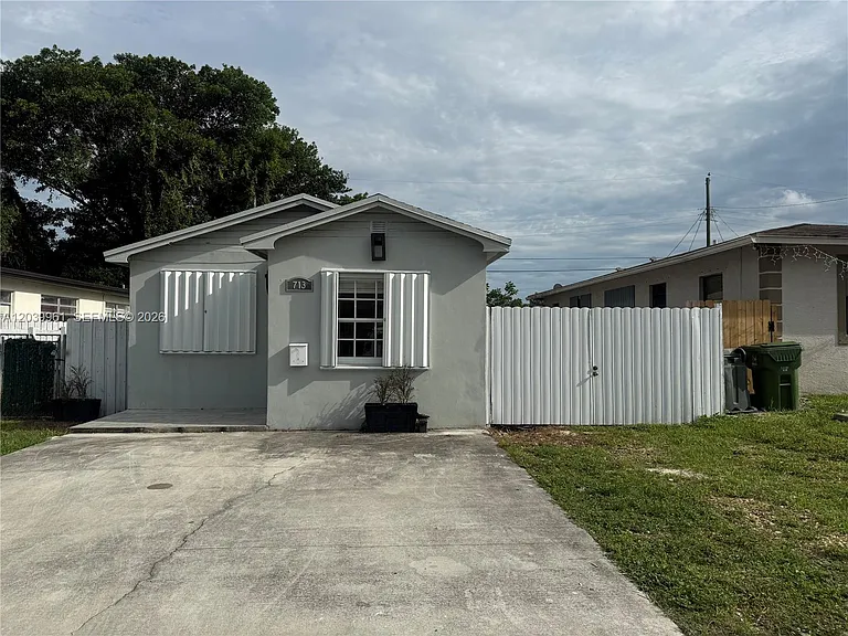 713 NW 4th St — Photo 15