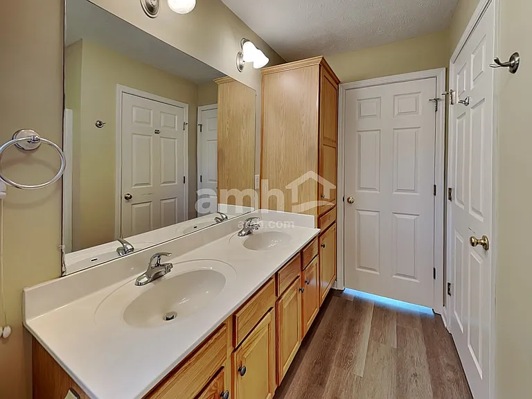 4239 Turnberry Rd — Photo 11