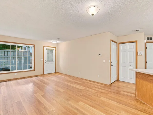 1863 Riverwood Dr #14, Burnsville, MN 55337
