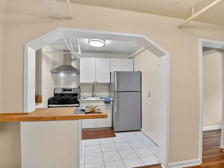 819 51st St SE #5 — Photo 8