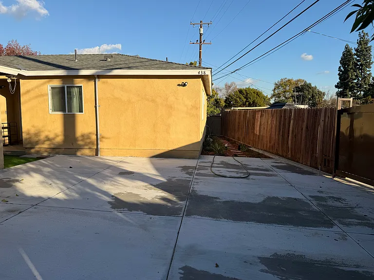 436 Roosevelt Ave — Photo 17