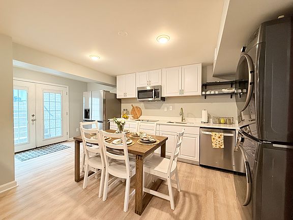 3rd image of 12088 Maidenhair Dr
