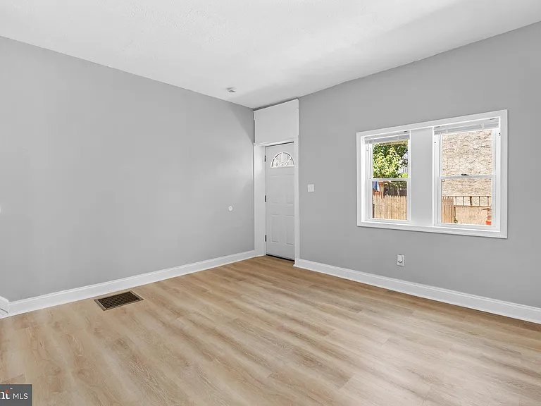 510 E Willard St — Photo 5