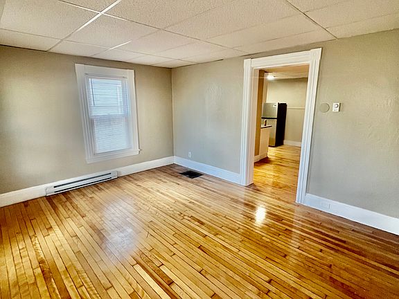 5th image of 31 Russell St APT 1F