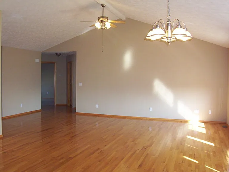 204 W Wilson St — Photo 2