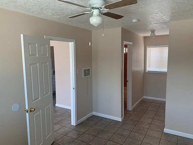 Updated 1 Bedroom Courtyard Apartment with Yard in South UNM — Photo 9