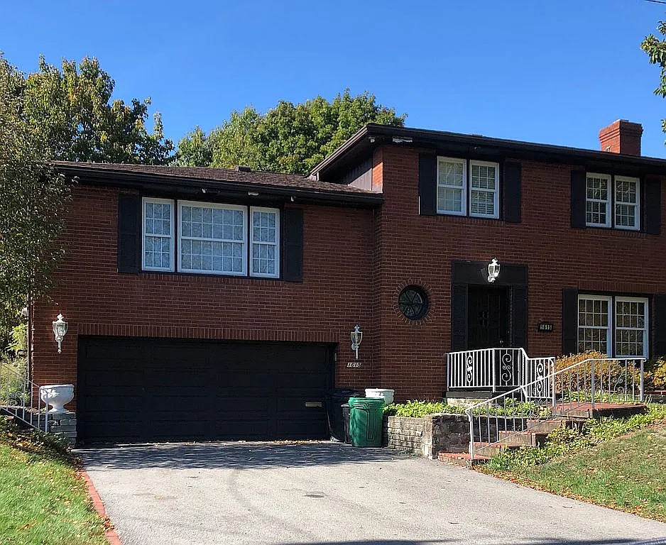 1615 Fairmont Dr photo 1