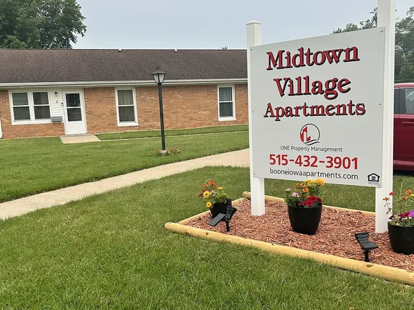 216 Mamie Eisenhower Ave, Boone, IA 50036