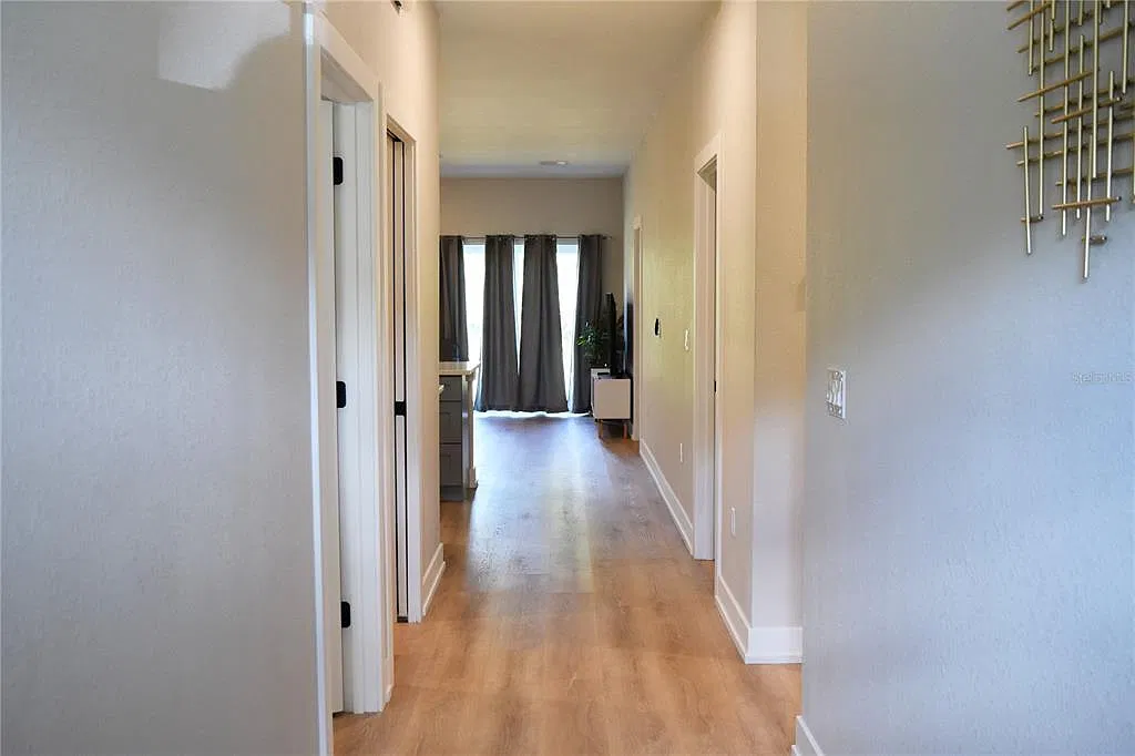 3 bed, 2.0 bath, 1154 sqft, $3,400 — Photo 4