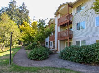 1860 Rees Hill Rd SE APT 300, Salem, OR 97306