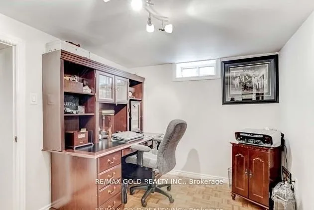 6 Monaco Ct — Photo 23