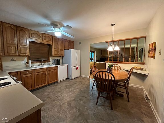 5th image of 8327 Warrington Dr