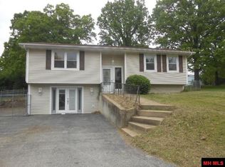 608 Summerhill Dr, Gassville, AR 72635