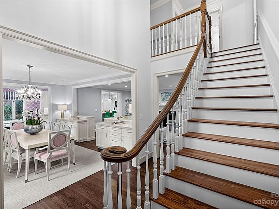 2nd image of 3514 Castellaine Dr