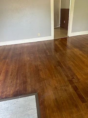 3 bed, 1100 sqft, $1,600 — Photo 2