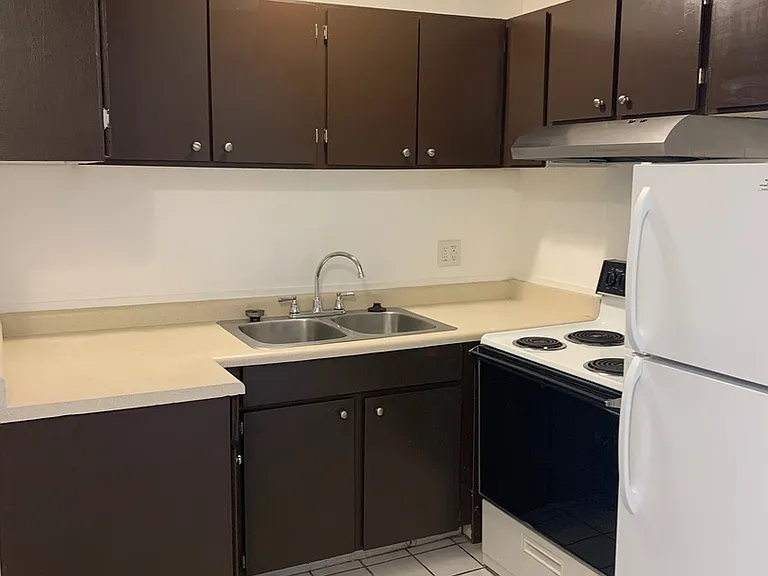 Indigo Apartments — Photo 28