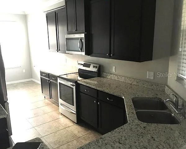 3603 Sanctuary Dr — Photo 6