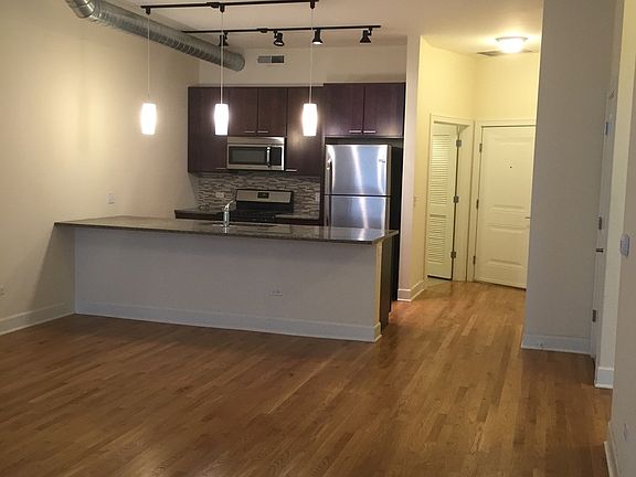 3rd image of 2764 N Milwaukee Ave #2778-305