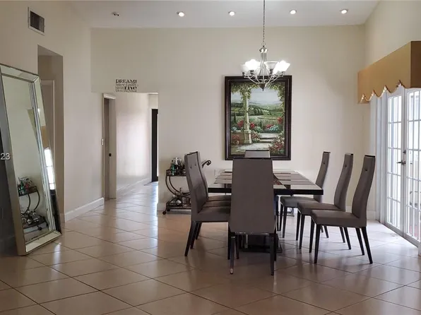 520 NE 195th St, Miami, FL 33179