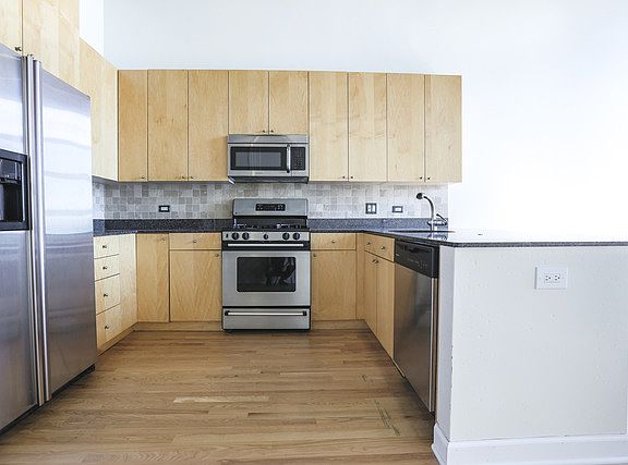 5th image of 2451 N Clybourn Ave APT 15