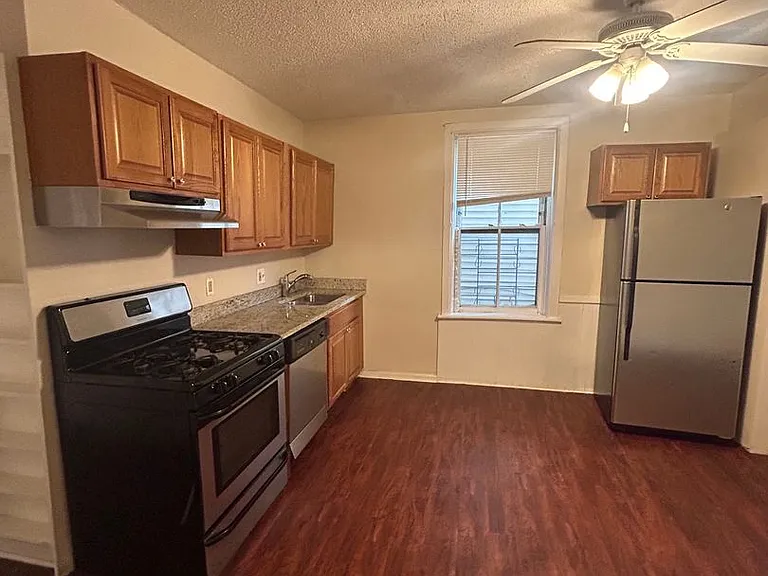2718 N Wilton Ave #1 — Photo 6