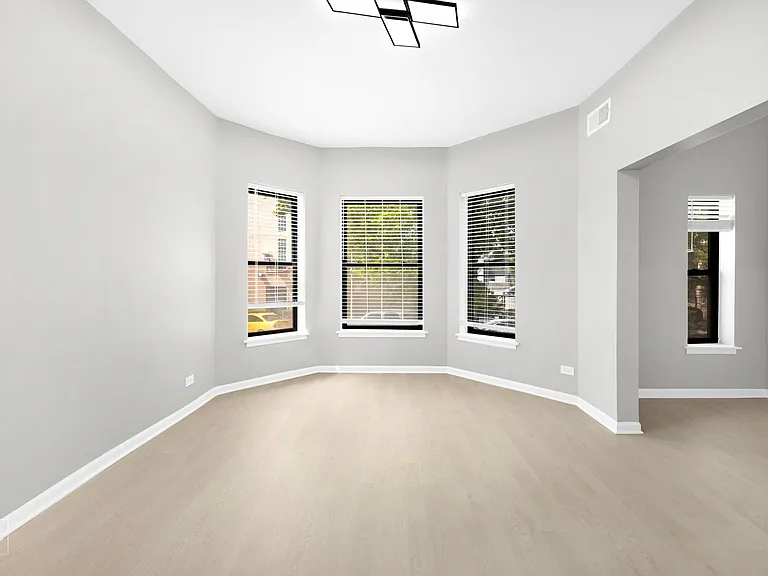 5051 S Forrestville — Photo 45