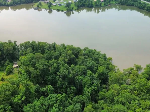 1 W Devillez Rd, Eddyville, KY 42038