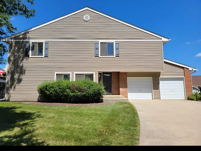 166 W Fabish Dr — Photo 2