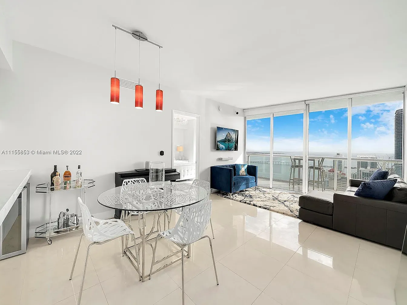 2 bed, 1450 sqft, $6,900 — Photo 3