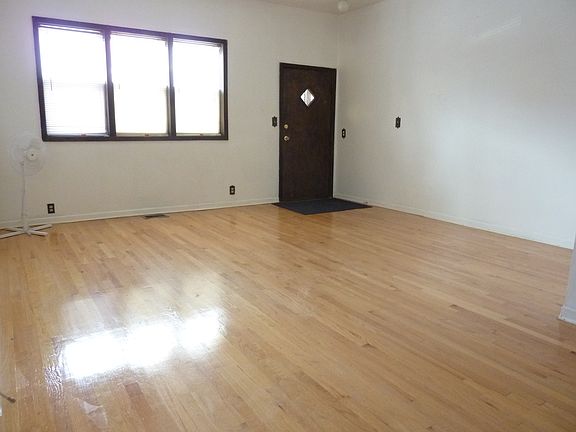 3rd image of 2715 S Princeton Ave
