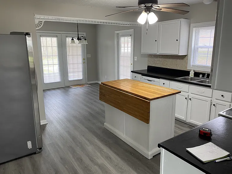 2289 Clarksville Rd — Photo 5