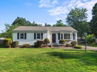90 Fallston St, Springfield, MA 01119