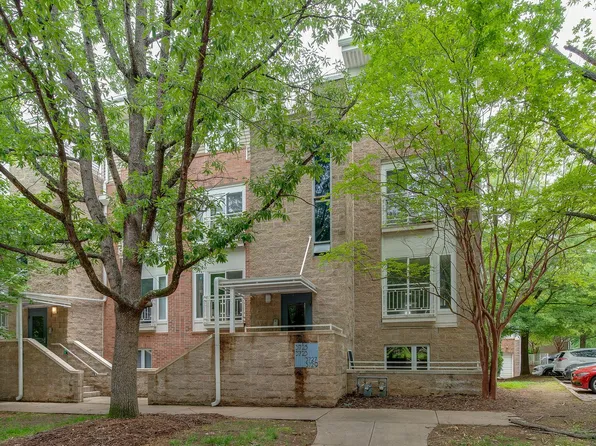 3729 Picasso Ct, Charlotte, NC 28205