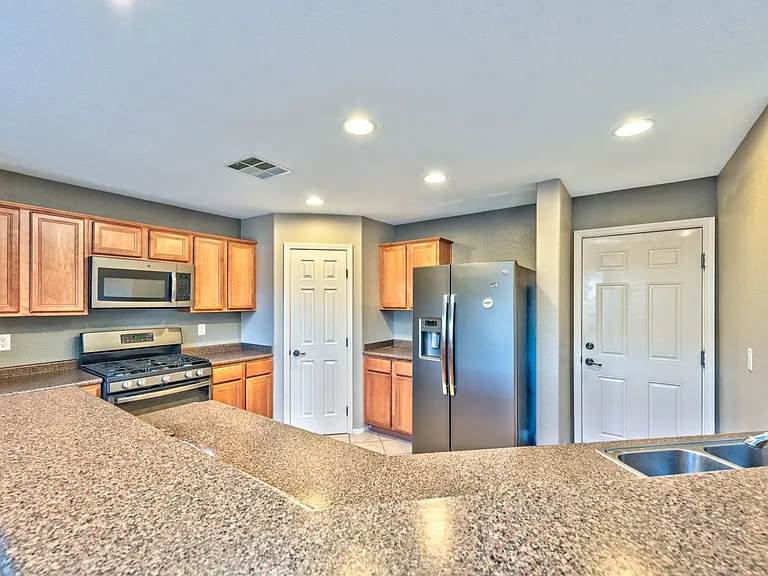 3716 Autumn King Ave — Photo 5