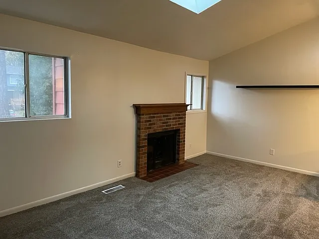 210 Charleston Ave — Photo 9
