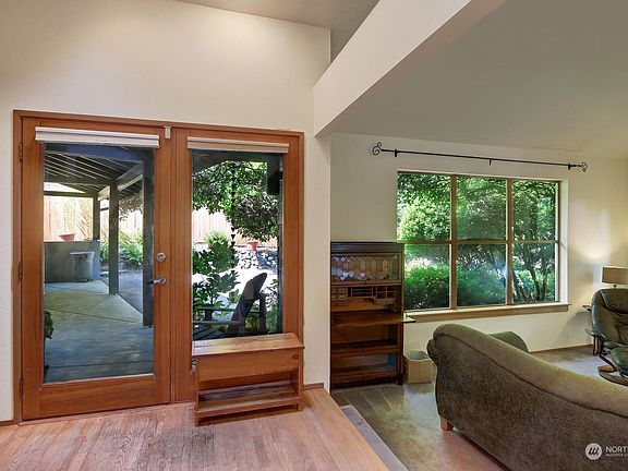 4th image of 4321 Olympic Boulevard