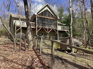 1160 Jonathan Dr, Lowgap, NC 27024