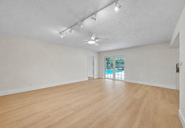 1480 SW 66th Ter — Photo 20