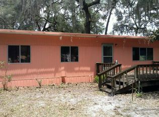 1100 Bryant Ave, Welaka, FL 32193