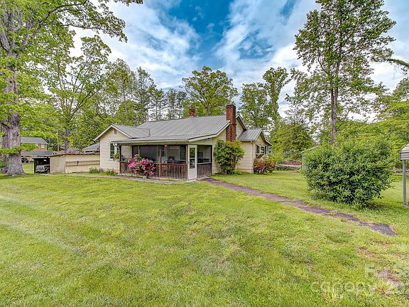 2nd image of 54 Green Haven Ln