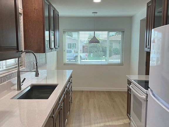 2nd image of 3218 Coral Dr