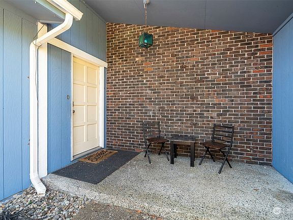 2nd image of 2512 Angela Street SE